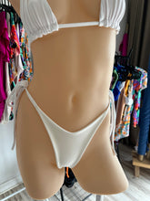 Load image into Gallery viewer, White bikini set (s-m)