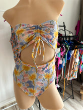 Load image into Gallery viewer, Strapless one piece (s-m)