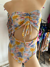 Load image into Gallery viewer, Strapless one piece (s-m)