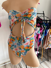 Load image into Gallery viewer, Strapless one piece (s-m)