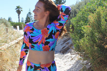 Load image into Gallery viewer, Long Sleeve Swim Crop Top  and Boyshorts Set Size 8-10
